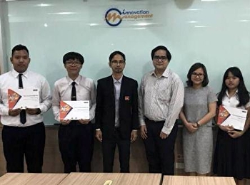 รองคณบดีฝ่ายวิชาการ
ให้โอวาทและมอบเกียรติบัตรแก่นักศึกษาที่เข้าร่วมการแข่งขัน
MOS Olympic Thailand Competition 2018