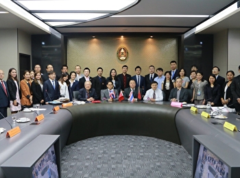 ๑๘ มีนาคม ๒๕๖๒ ผู้ช่วยศาสตราจารย์ปรเมษฐ์
แสงอ่อน
รองคณบดีฝ่ายบริหารวิทยาลัยนวัตกรรมและการจัดการ
พร้อมด้วยคณะผู้บริหาร คณาจารย์
และเจ้าหน้าที่
ร่วมให้การต้อนรับผู้แทนจาก ๕
มหาวิทยาลัยชั้นนำในสาธารณรัฐประชาชนจีน
(Hubei University of Technology,
Chang'an Un