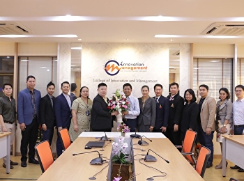 25 กันยายน 2562 รศ.ดร.ฤๅเดช เกิดวิชัย
อธิการบดีมหาวิทยาลัยราชภัฏสวนสุนันทา
และรศ.ดร.ชุติกาญจน์ ศรีวิบูลย์
รองอธิการบดีฝ่ายบริหาร
พร้อมด้วยคณะผู้บริหาร
ร่วมมอบแจกันดอกไม้แสดงความยินดีกับ
ผศ.ดร.บัณฑิต ผังนิรันดร์