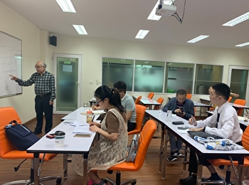 บรรยากาศการเรียนการสอนในห้องเรียนของนักศึกษาจีน
ของหลักสูตรปรัชญาดุษฎีบัณฑิต
สาขาวิชานวัตกรรมการจัดการ