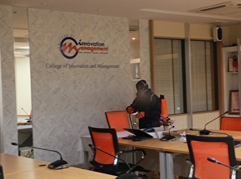 รับการทำความสะอาด
ฆ่าเชื้ออาคารเรียนห้องเรียน
โดยมีเจ้าหน้าที่ฝ่ายอาคารสถานที่และบริการของมหาวิทยาลัย
มาพ่นยาฆ่าเชื้อในทุกพื้นที่ทุกอาคาร