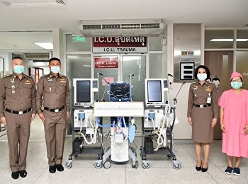 ในหลวงทรงโปรดเกล้าฯ
ให้จัดหาอุปกรณ์ทางการแพทย์
เบื้องต้นเป็นเครื่องช่วยหายใจ
โดยพระราชทานแก่โรงพยาบาลตำรวจ