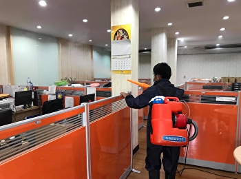 ฉีดพ่นน้ำยาฆ่าเชื้อ ภายในอาคาร 37 และ
อาคาร 28.
เพื่อเตรียมความพร้อมในการเปิดการเรียนการสอนภาคเรียน
1/2563