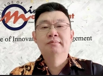 Assoc.Prof.Dr.Bundit Pungnirund joined
the committee for the thesis outline
examination. to students of the Doctor
of Philosophy program