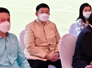 Associate Professor Dr. Bundit
Phangnirand, Dean of the College of
Innovation and Management attended the
event 