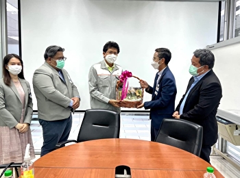 Executives Lecturers from the College of
Innovation and Management to discuss
ways to make an academic cooperation
agreement In order to develop the
teaching and learning curriculum to be
up-to-date with Managing Director of
Thai Summit Automotive Co., Lt