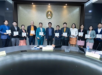 •
พิธีรับมอบเกียรติบัตรเนื่องในโอกาสสร้างคุณประโยชน์ให้กับมหาวิทยาลัย