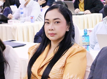 On Friday, February 3, 2023, Assistance
Professor Dr. Cholpassorn
Sitthiwarongchai Dean of the College of
Innovation and Management along with
Asst.Prof.Dr.Chumpon Rodjam deputy dean
for administration and planning and
instructors participated the trainin