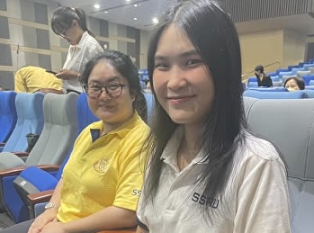 Lecturer Benya Wangmahaporn and Lecturer
Dr. Napassorn Kerdpitak, full-time
lecturers of the Management Innovation
(Bilingual Program), participated in a
workshop on curriculum design and
teaching management according to the
Outcome-Based Education (OBE)