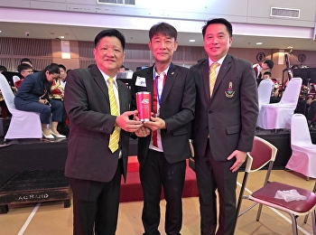 ดร. อนุชิต กุลวานิช
ประธานหลักสูตรบริหารธุรกิจมหาบัณฑิต
สาขาการจัดการการกีฬา
ในฐานะอุปนายกสมาคมนักเรียนเก่าเทพศิรินทร์
เป็นตัวแทนมอบช่อดอกไม้แสดงความยินดี
ให้กับสมาคมอัสสัมชัญ
เนื่องในวาระสถาปนาโรงเรียนอัสสัมชัญ
ครบรอบ 141 ปี